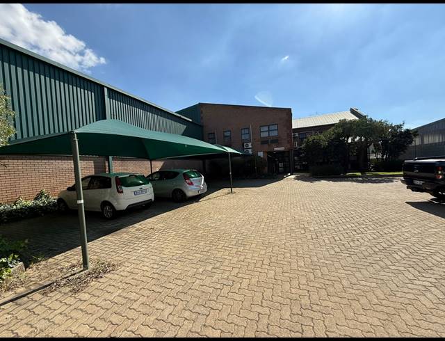 1,535M² WAREHOUSE TO LET IN SPARTAN